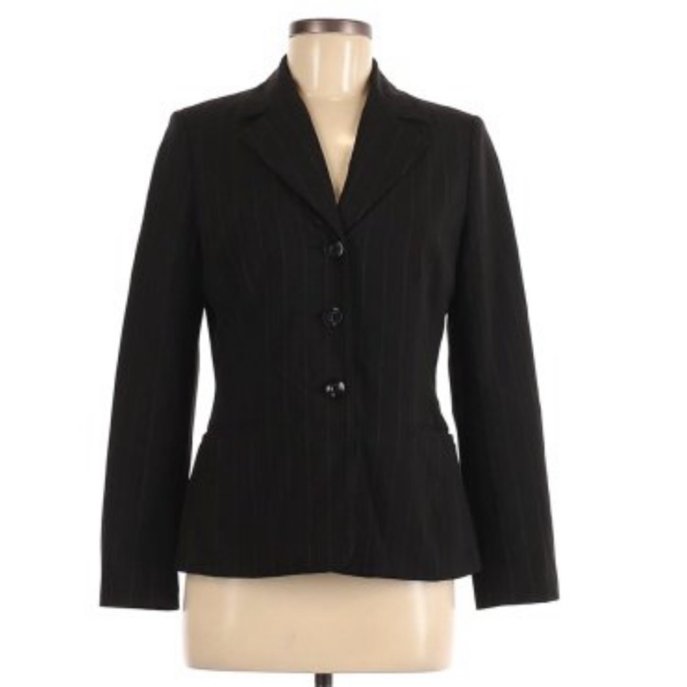 Caslon blazer size 6 petite black pinstripe pocket